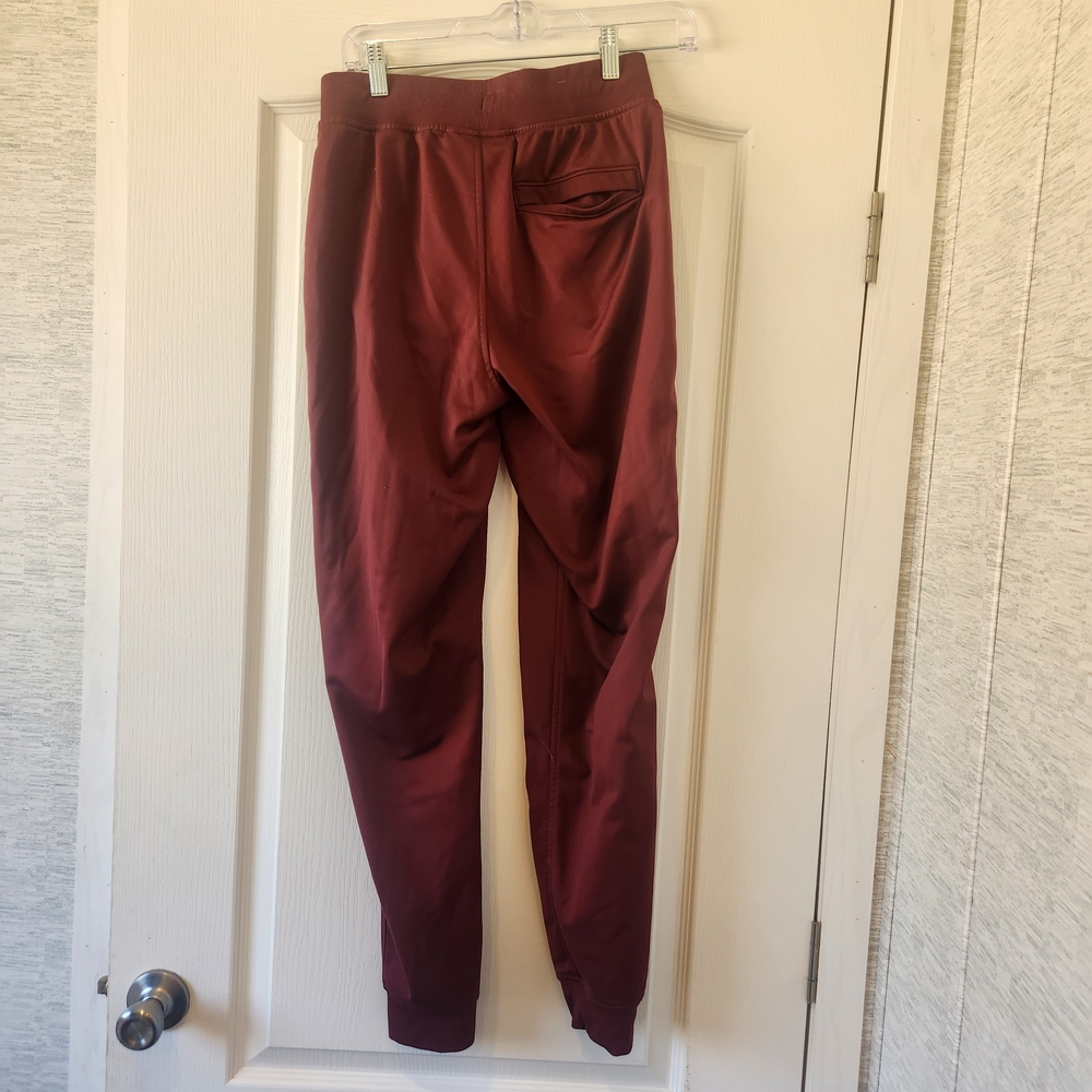 Under Armour Womens Loose Fit Maroon Joggers Size S Euc - Picture 2 of 4